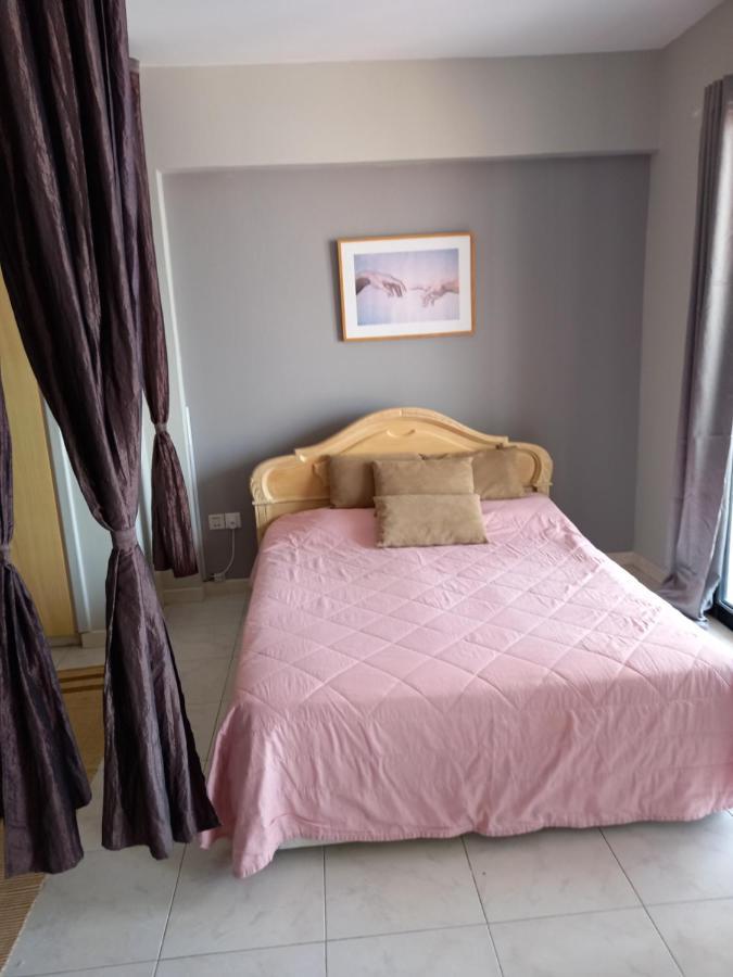 Old Town Studio Apartment Larnaca Buitenkant foto